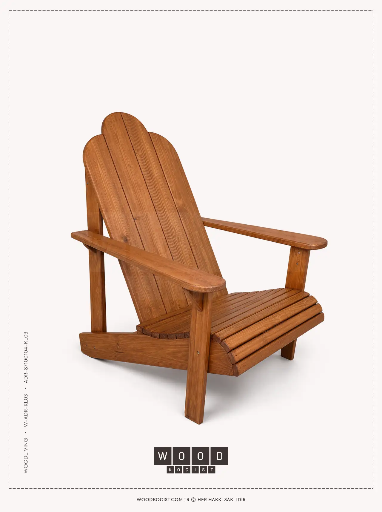 W-ADR-KL03 Klasik Seri zengin Teak tonu Adirondack ahşap sandalye, zanaat dokusunu sergileyen stüdyo fotoğraf çekimi.