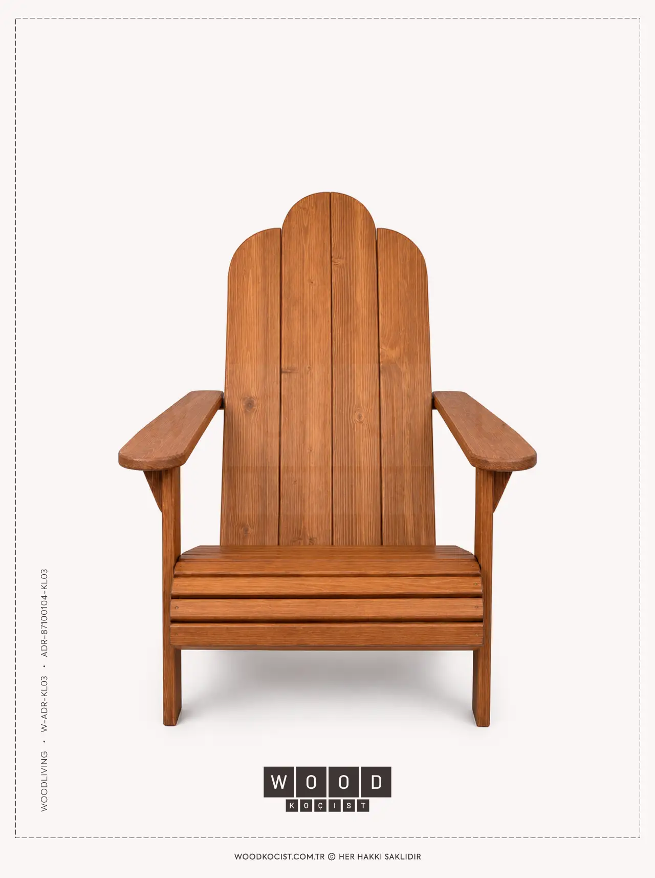W-ADR-KL03 Klasik Seri geniş kolçaklı Teak renk Adirondack ahşap sandalye, kademeli sırt panellerini gösteren tam ön cephe stüdyo çekimi.